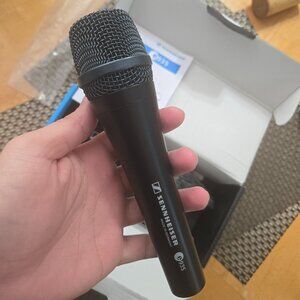 Sennheiser E935 Dynamic Vocal Performance Handheld Microphone Cardioid Black US